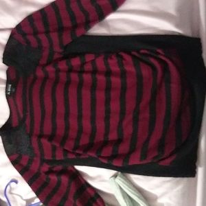 Quarter sleeve sweater